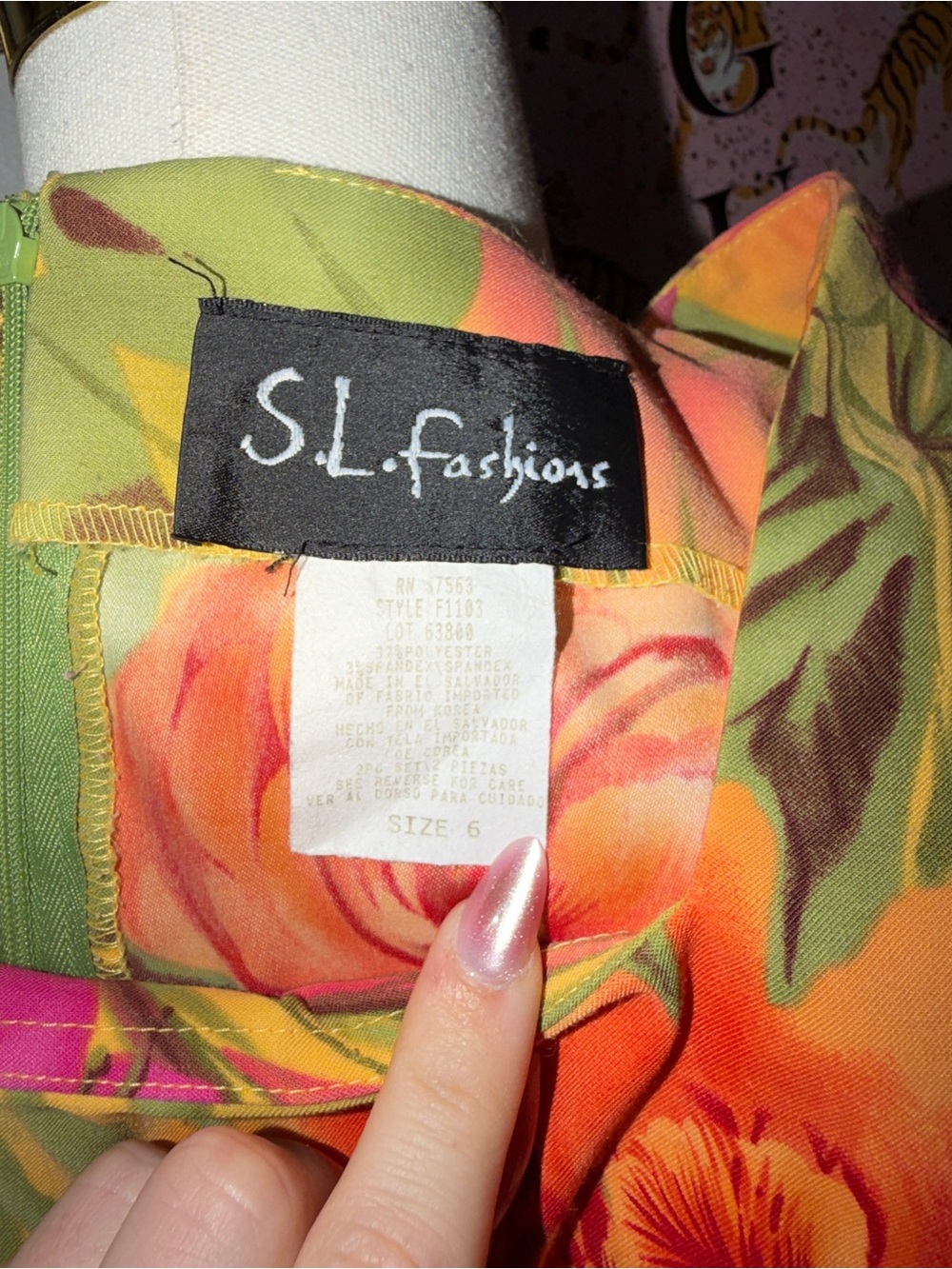 Vintage Y2K Floral Square-Neck Tank Top in Floral - Picture 3 of 3